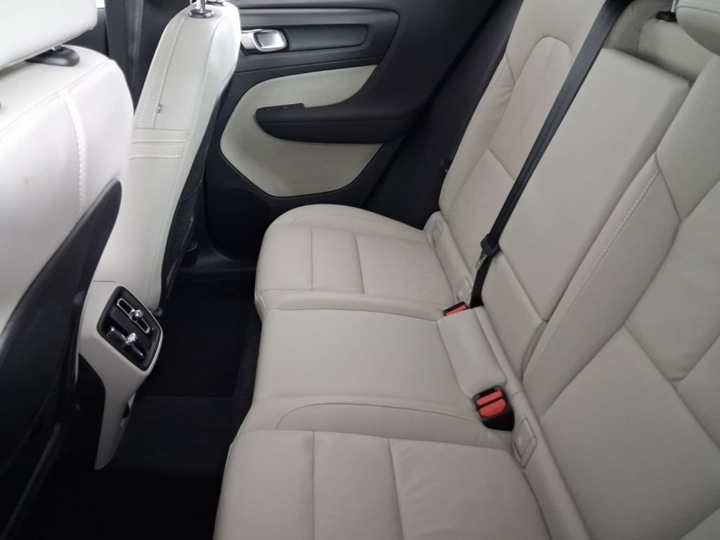 Certified 2023 Volvo XC40 B5 Ultimate w/ Climate Package AWD/4WD image 16