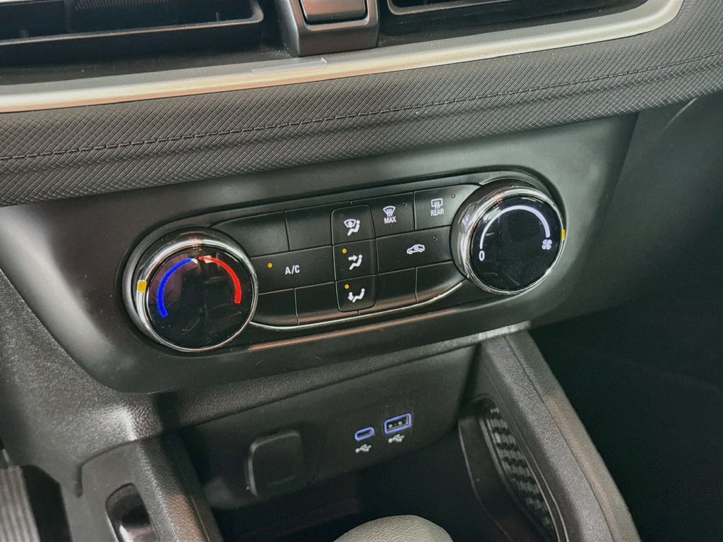 Used 2024 Chevrolet TrailBlazer LS w/ LS Confidence Package FWD image 17