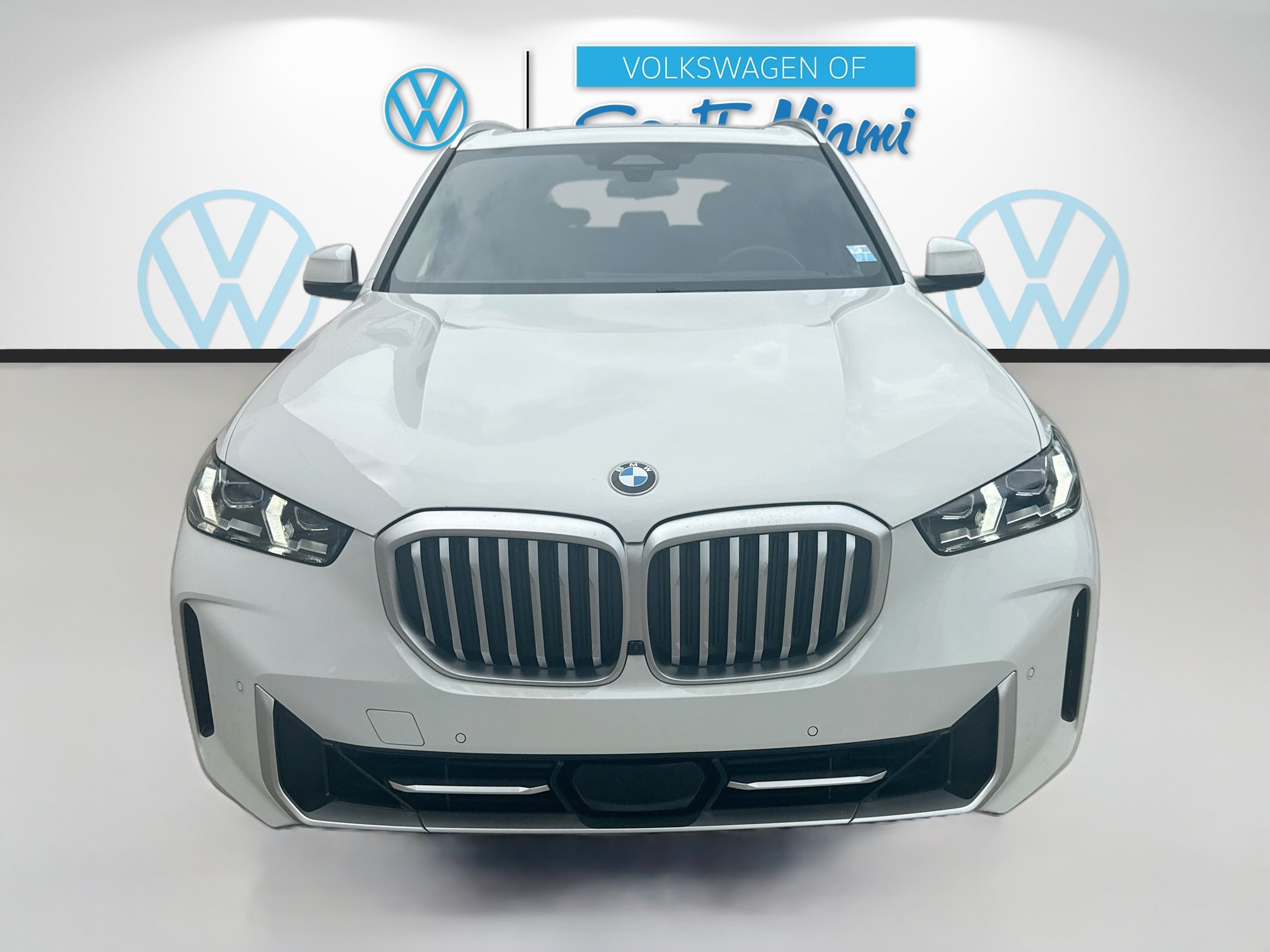 Used 2024 BMW X5 sDrive40i w/ Premium Package RWD image 2