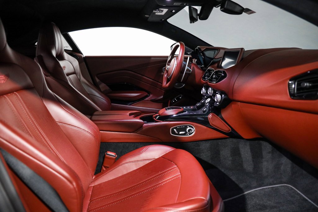 Used 2020 Aston Martin V8 Vantage Coupe image 27