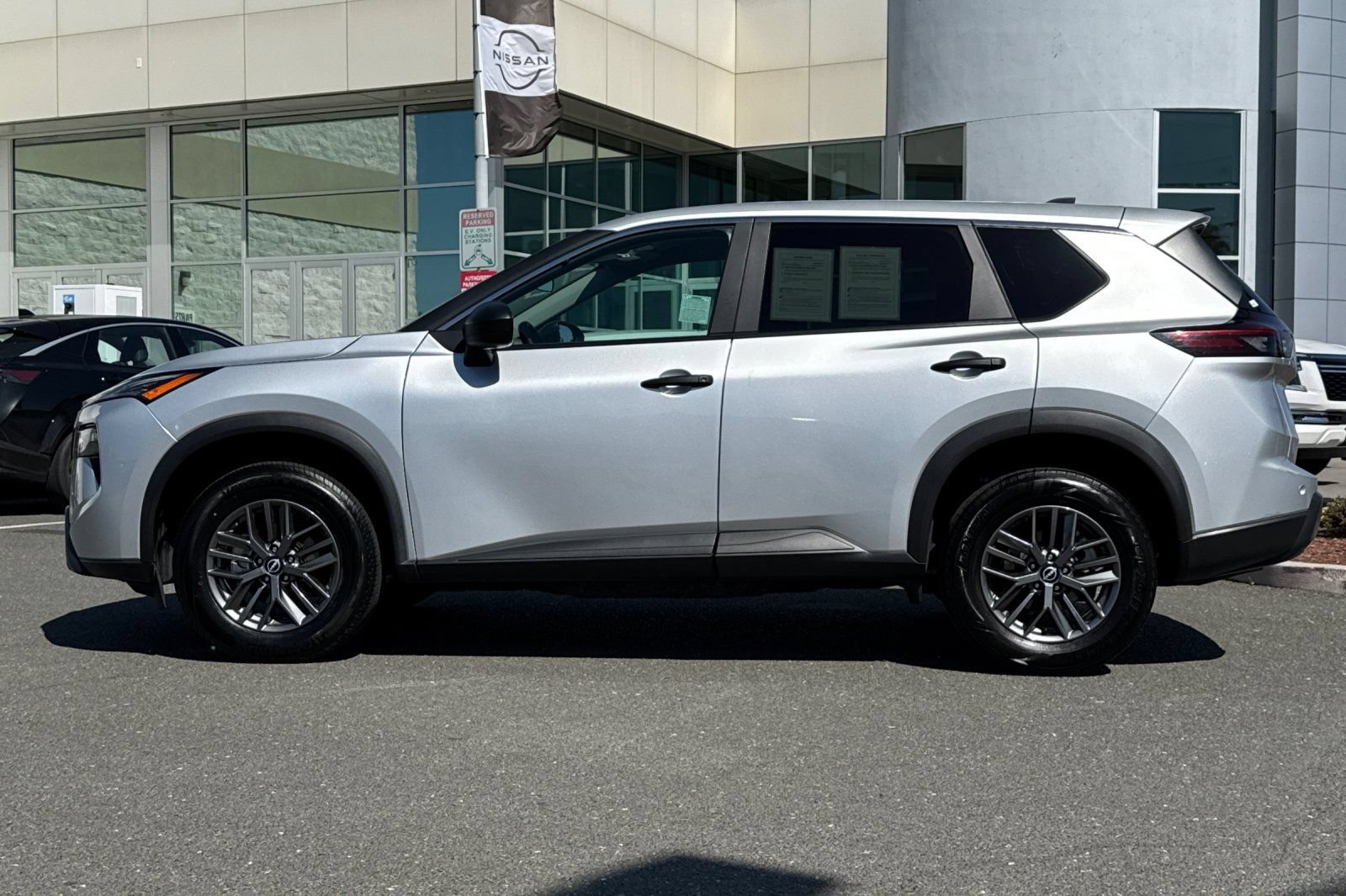 Certified 2024 Nissan Rogue S FWD image 7