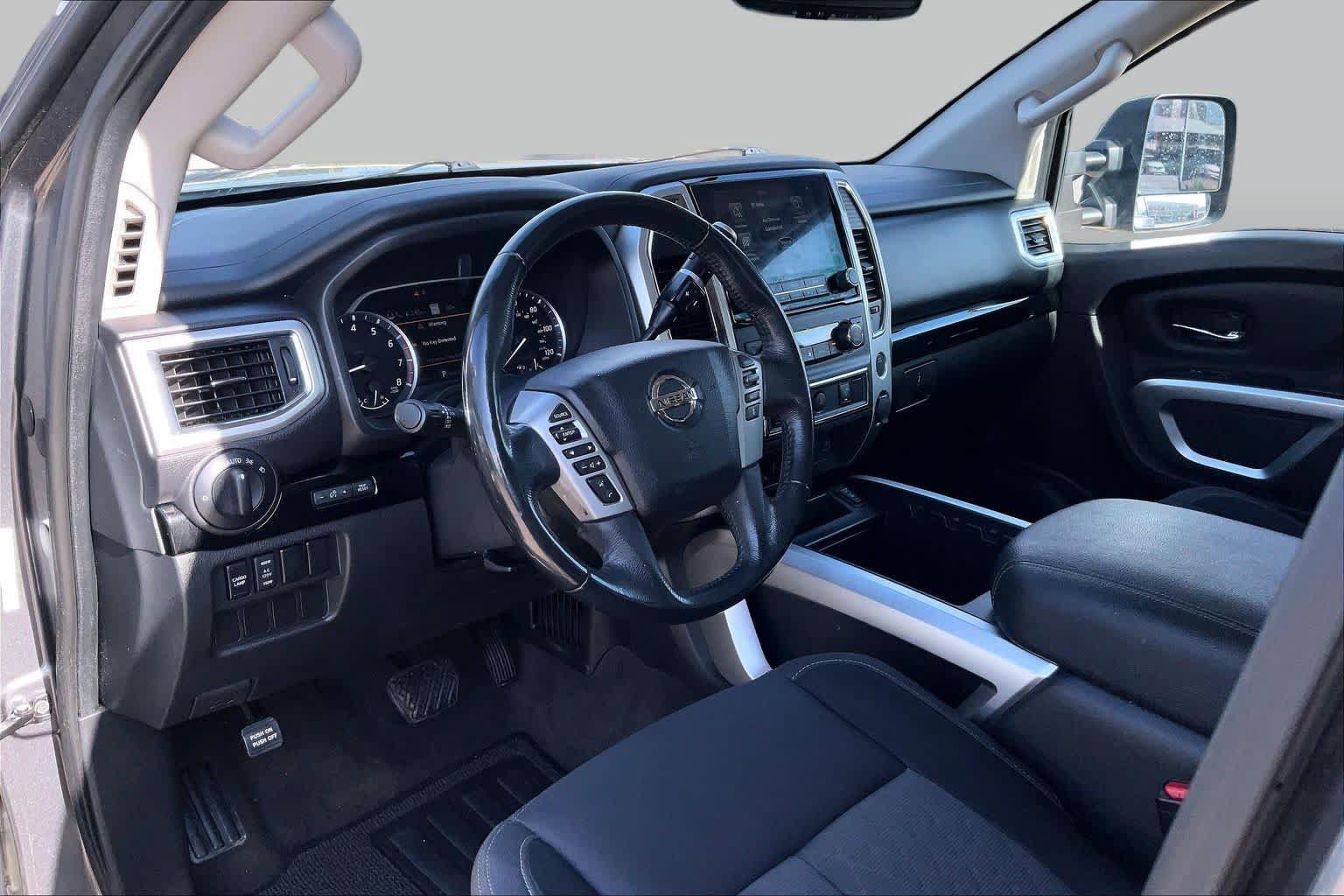 Used 2021 Nissan Titan SV w/ SV Convenience Package AWD/4WD image 15