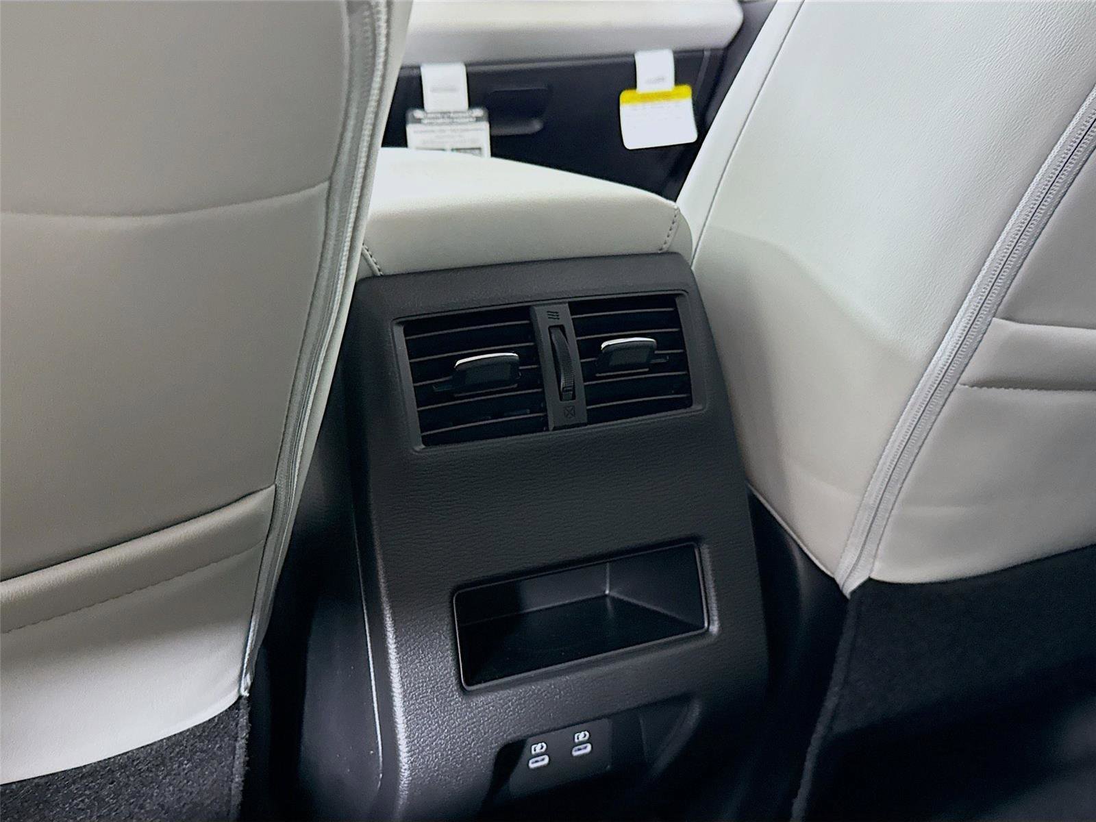 New 2026 Mitsubishi Outlander SE image 16