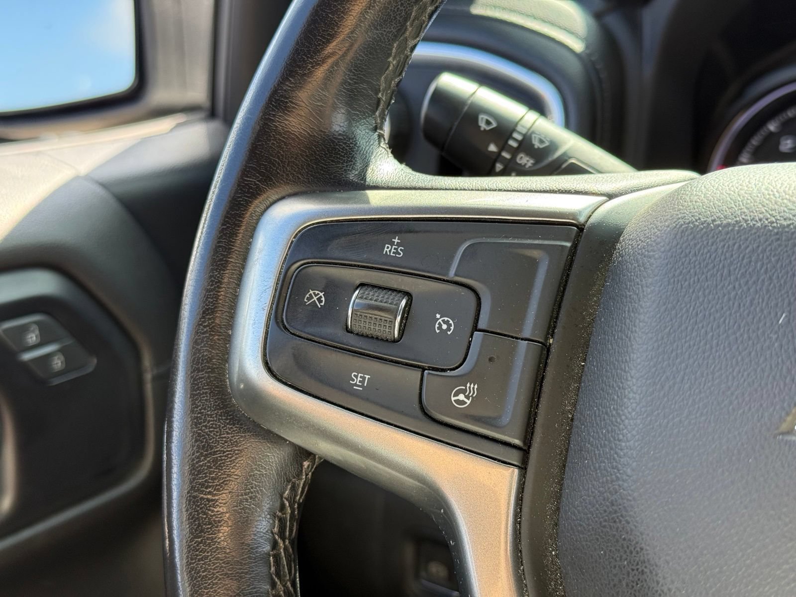 Used 2022 Chevrolet Silverado 1500 LT AWD/4WD image 22