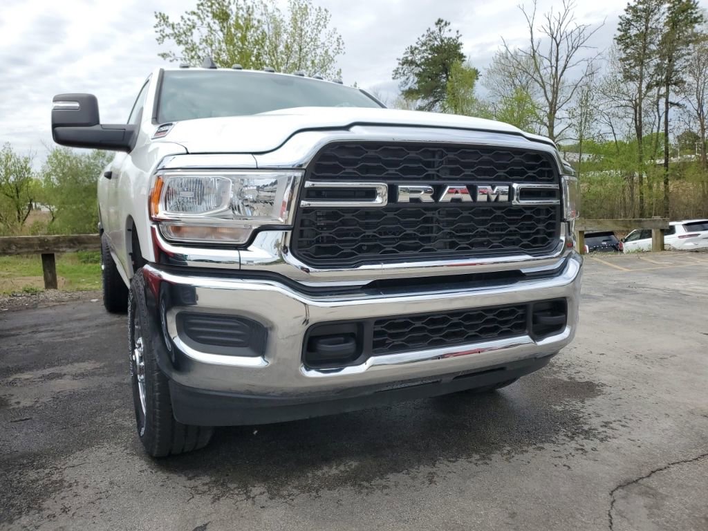 Used 2024 RAM 2500 Tradesman w/ Chrome Appearance Group image 16