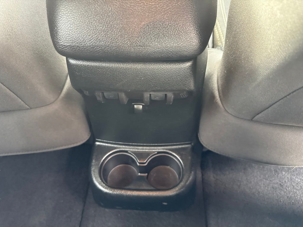 Used 2018 Jeep Wrangler Unlimited Sahara w/ Connectivity Group AWD/4WD image 29