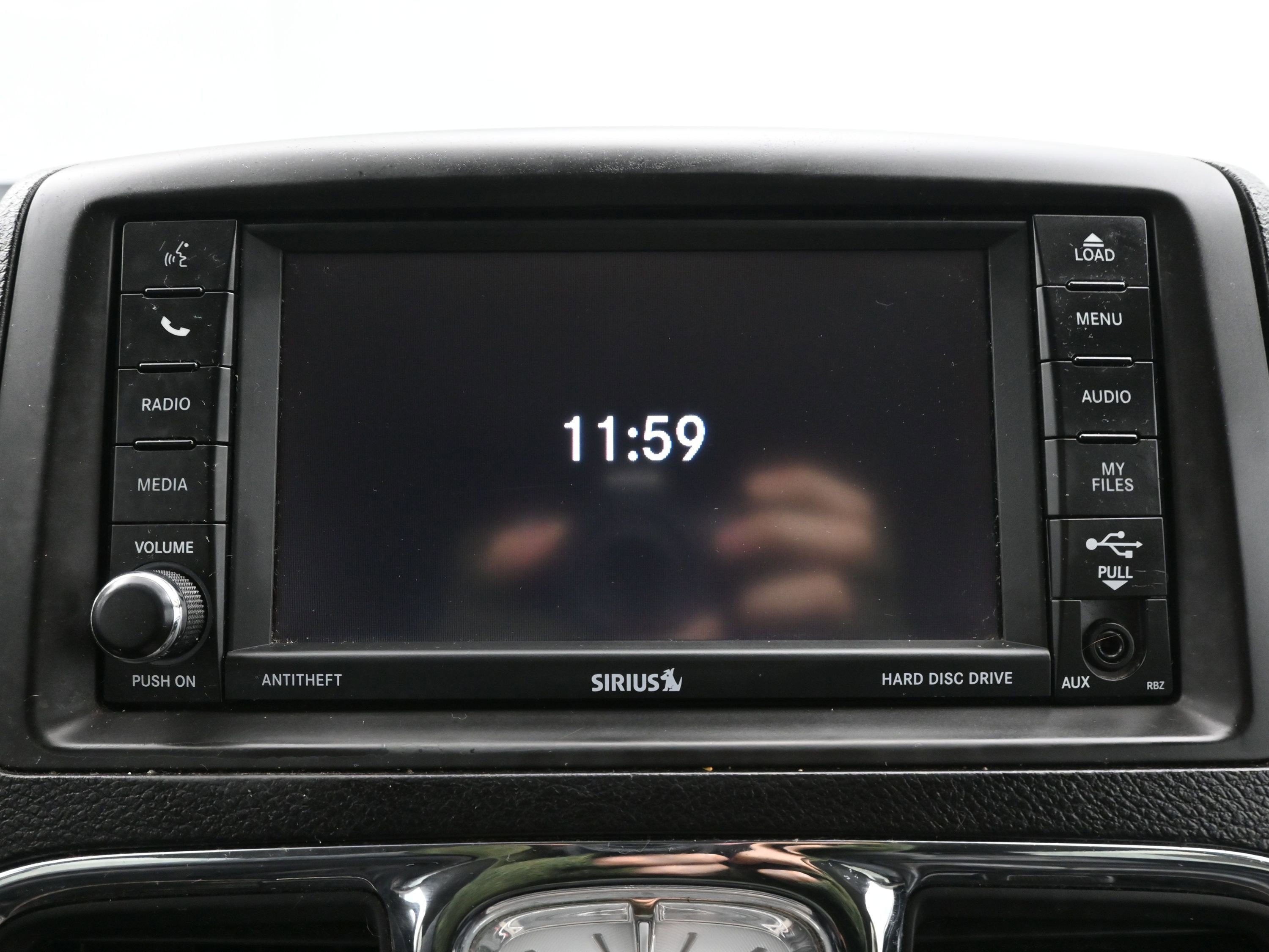 Used 2013 Chrysler Town & Country Touring image 15