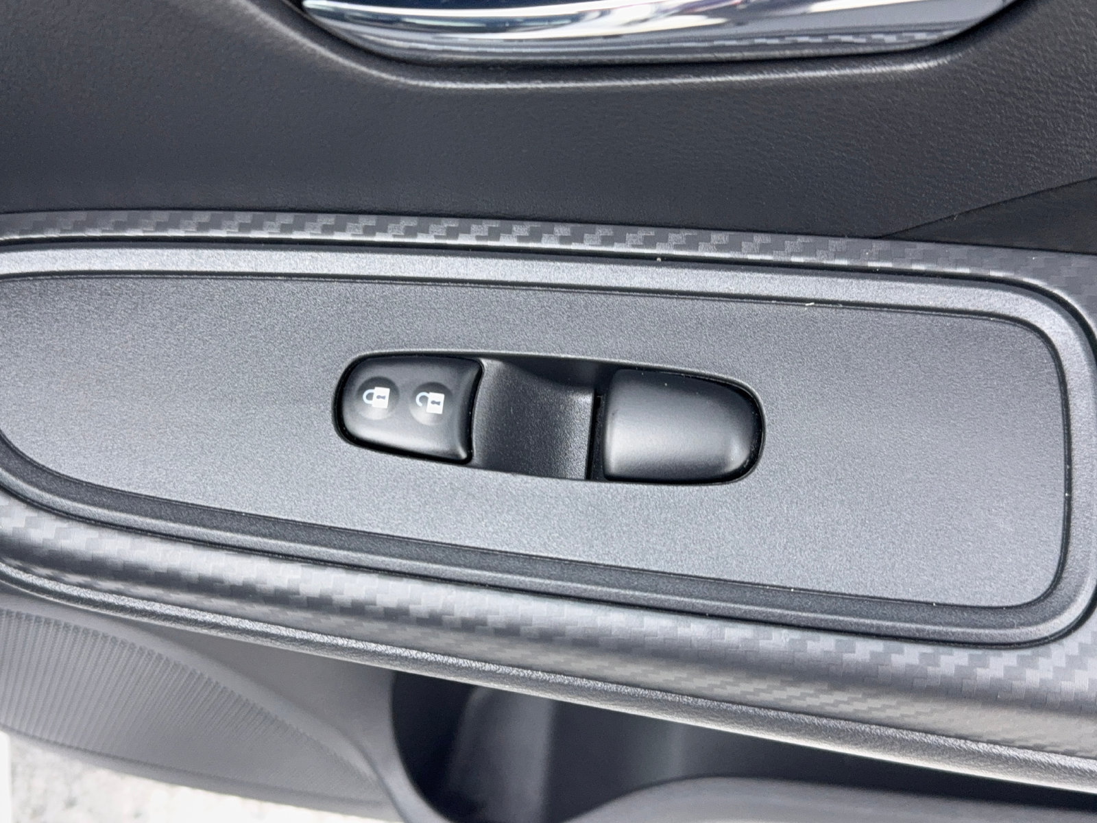 Used 2020 Nissan Versa SV FWD image 46