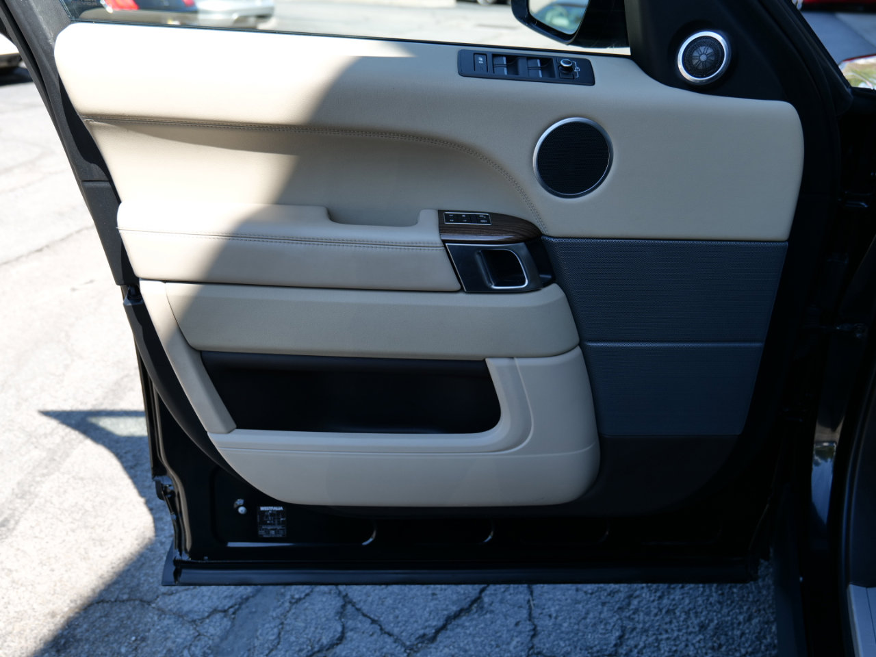 Used 2015 Land Rover Range Rover Sport HSE image 12