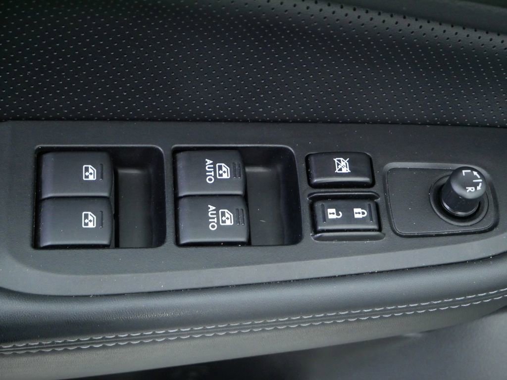 Used 2015 Subaru Outback 3.6R Limited image 17