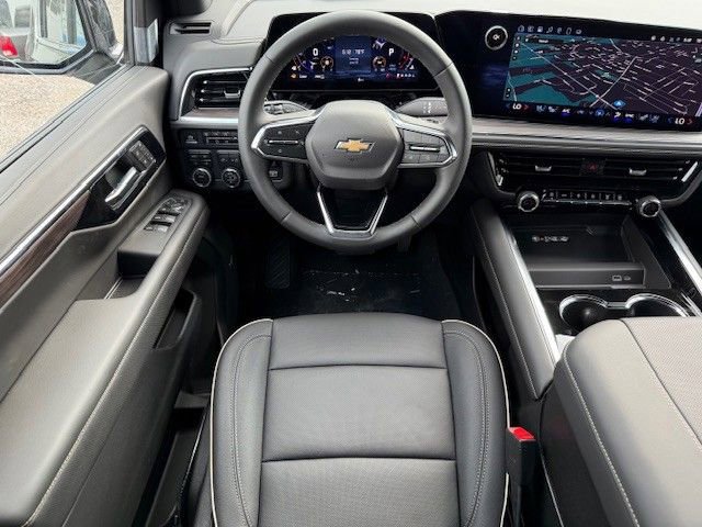 New 2025 Chevrolet Suburban Premier AWD/4WD image 25