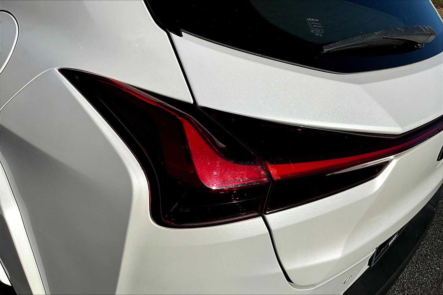 Used 2022 Lexus UX 200 w/ Premium Package image 27