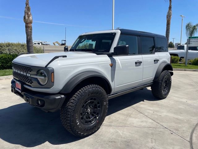New 2026 Ford Bronco Badlands w/ Sasquatch Package