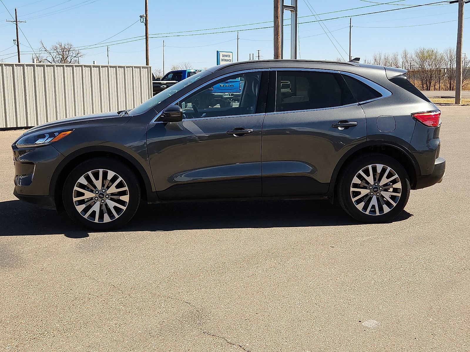 Used 2020 Ford Escape Titanium image 2