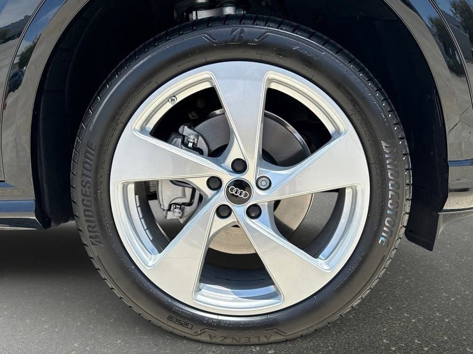 Certified 2025 Audi Q5 Premium Plus w/ Premium Plus AWD/4WD image 8