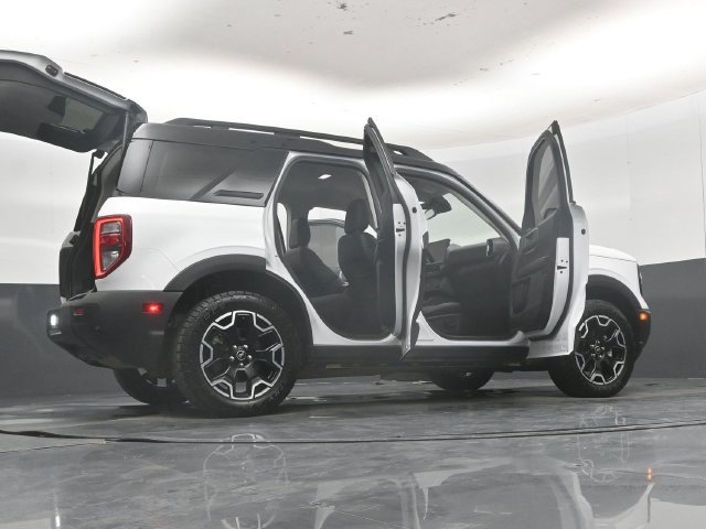 Used 2025 Ford Bronco Sport Outer Banks w/ Outer Banks Tech Package+ AWD/4WD image 64