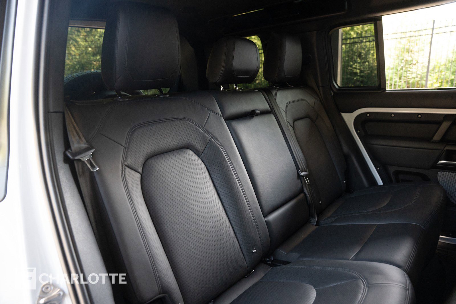 Used 2023 Land Rover Defender 110 V8 image 35