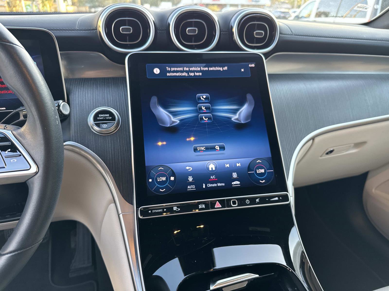 Used 2024 Mercedes-Benz GLC 300 4MATIC image 25