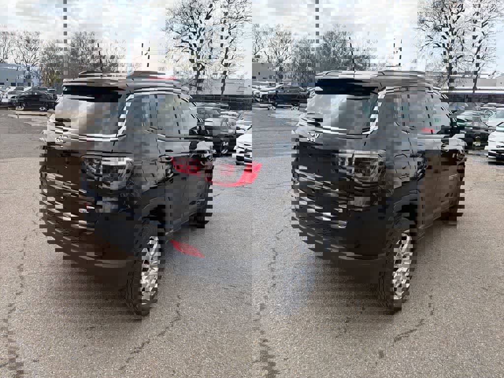 Used 2022 Jeep Compass Latitude image 16