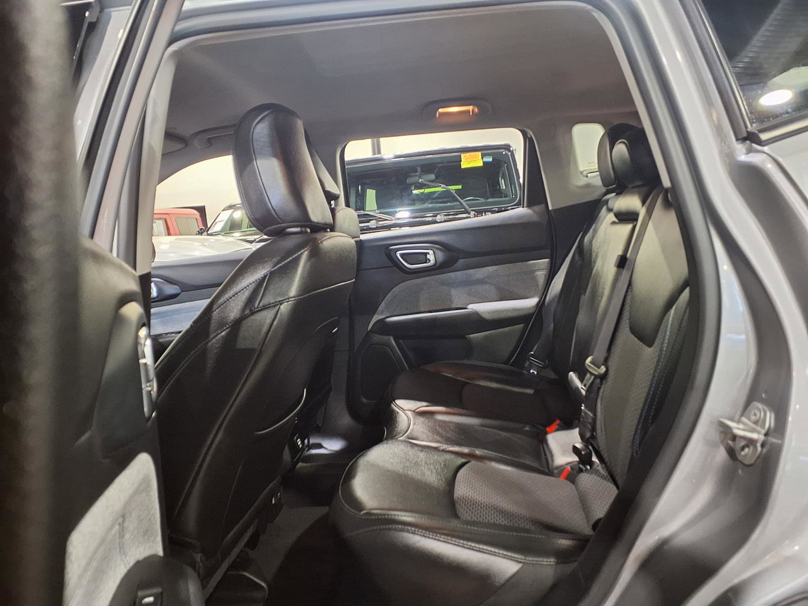 Used 2022 Jeep Compass Latitude AWD/4WD image 19