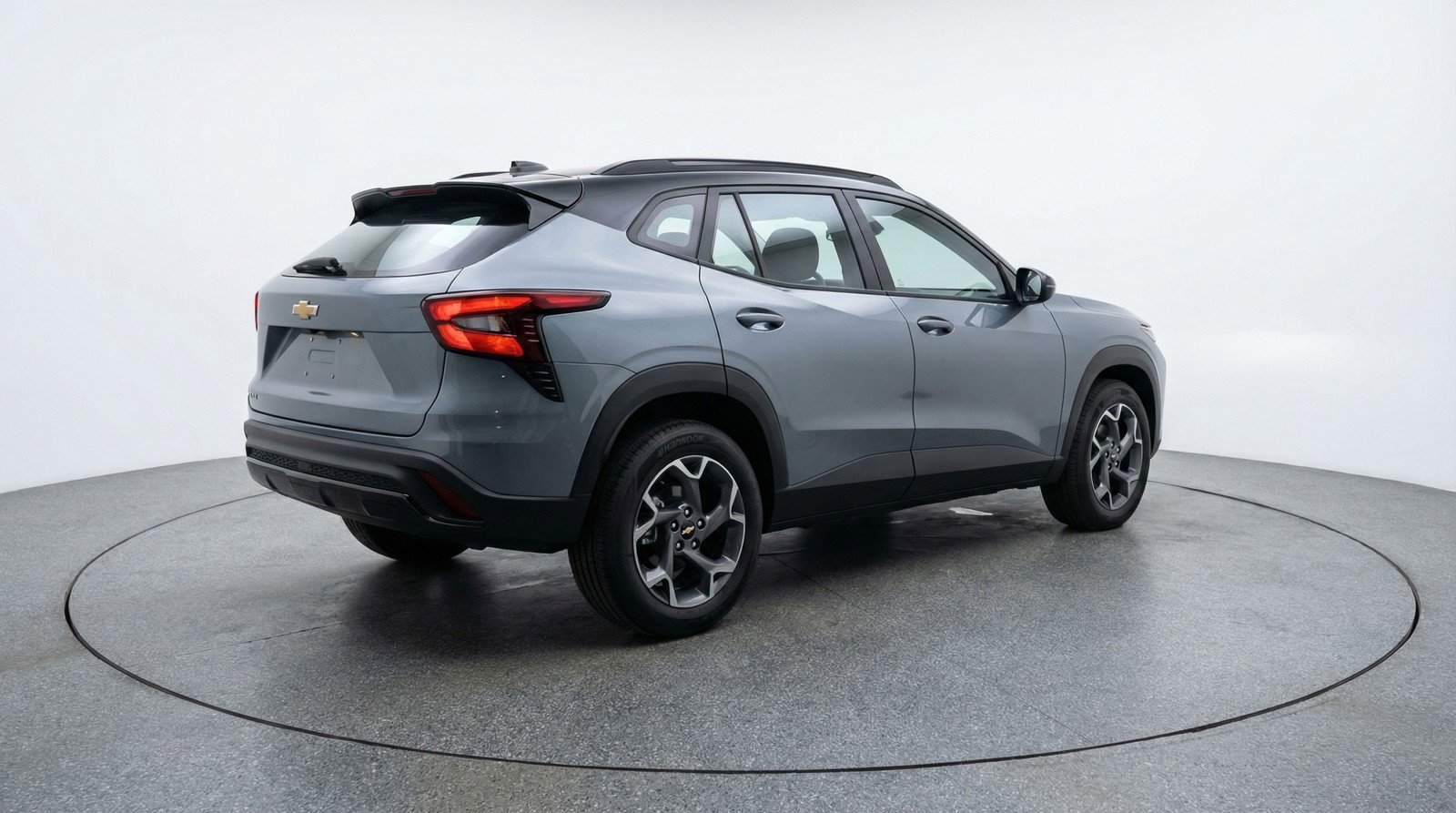 Used 2025 Chevrolet Trax LT image 9