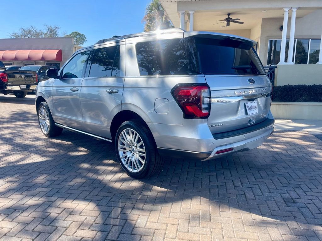 Used 2024 Ford Expedition Limited image 3