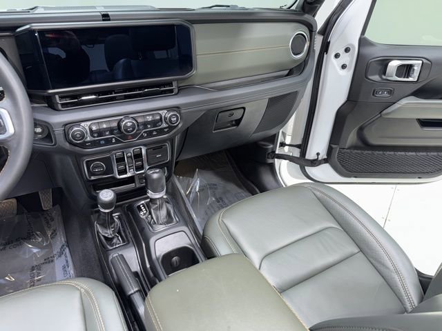 Used 2024 Jeep Wrangler High Altitude image 26
