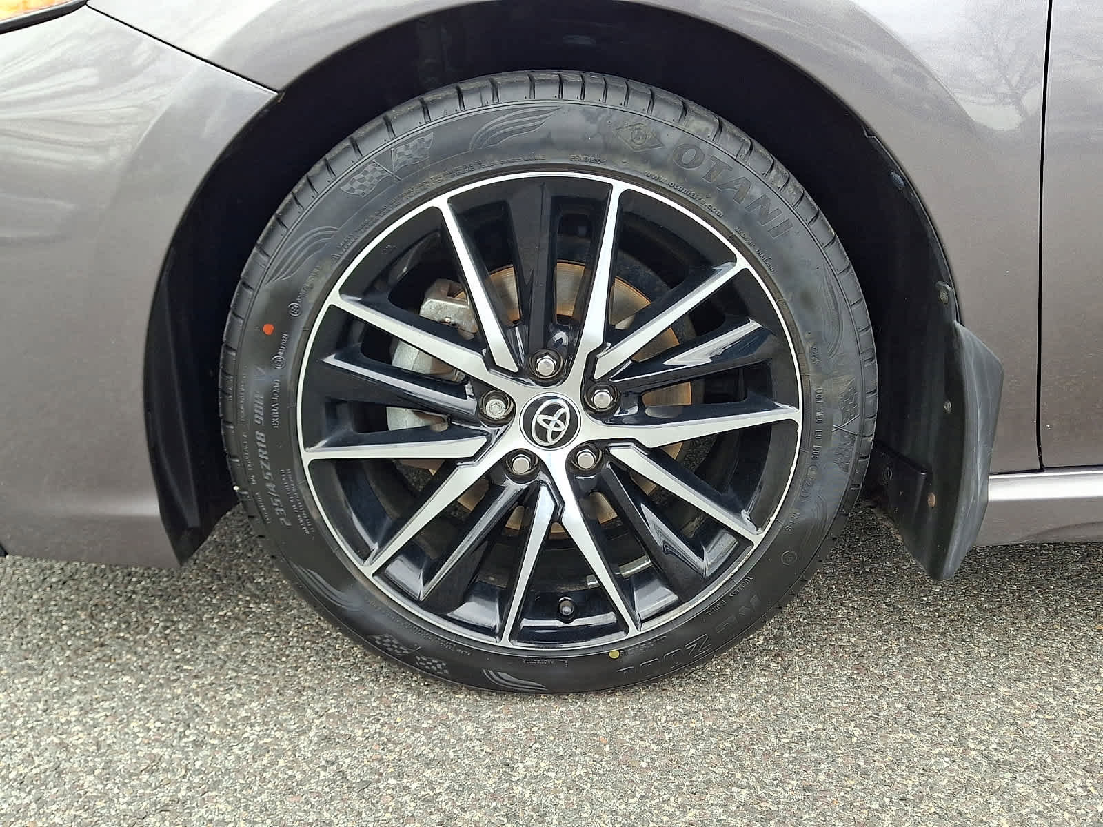 Certified 2022 Toyota Camry SE AWD/4WD image 9