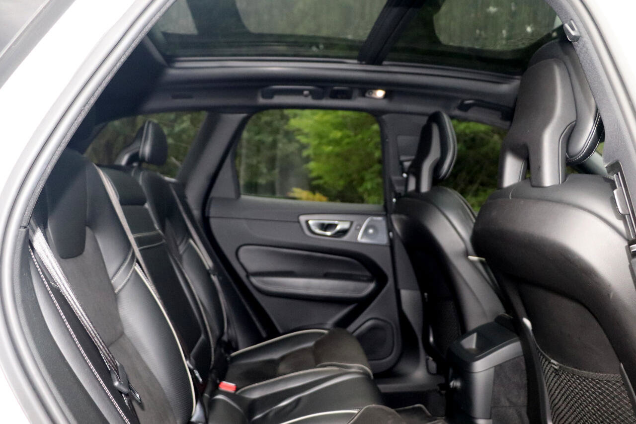 Used 2018 Volvo XC60 T8 R-Design w/ Convenience Package image 33