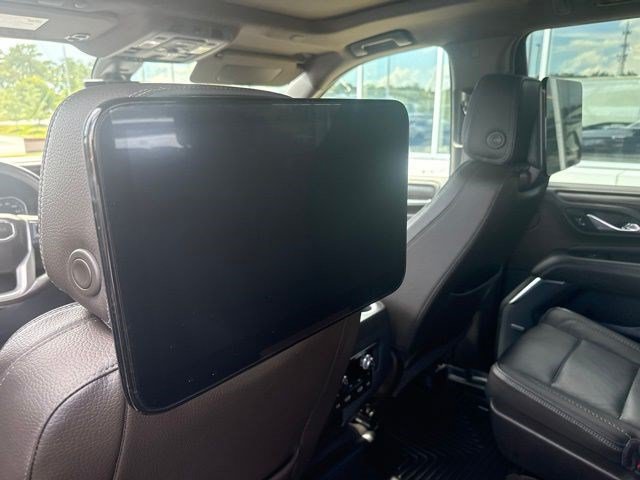 Used 2021 GMC Yukon Denali w/ Denali Premium Package RWD image 14