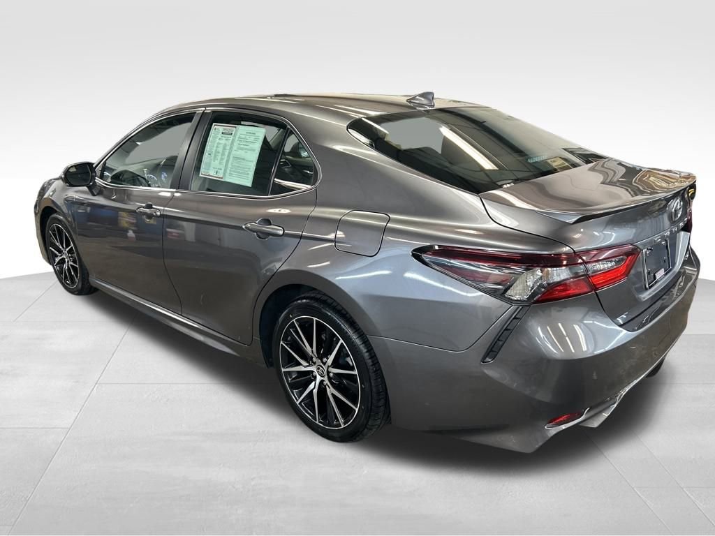 Certified 2023 Toyota Camry SE image 3