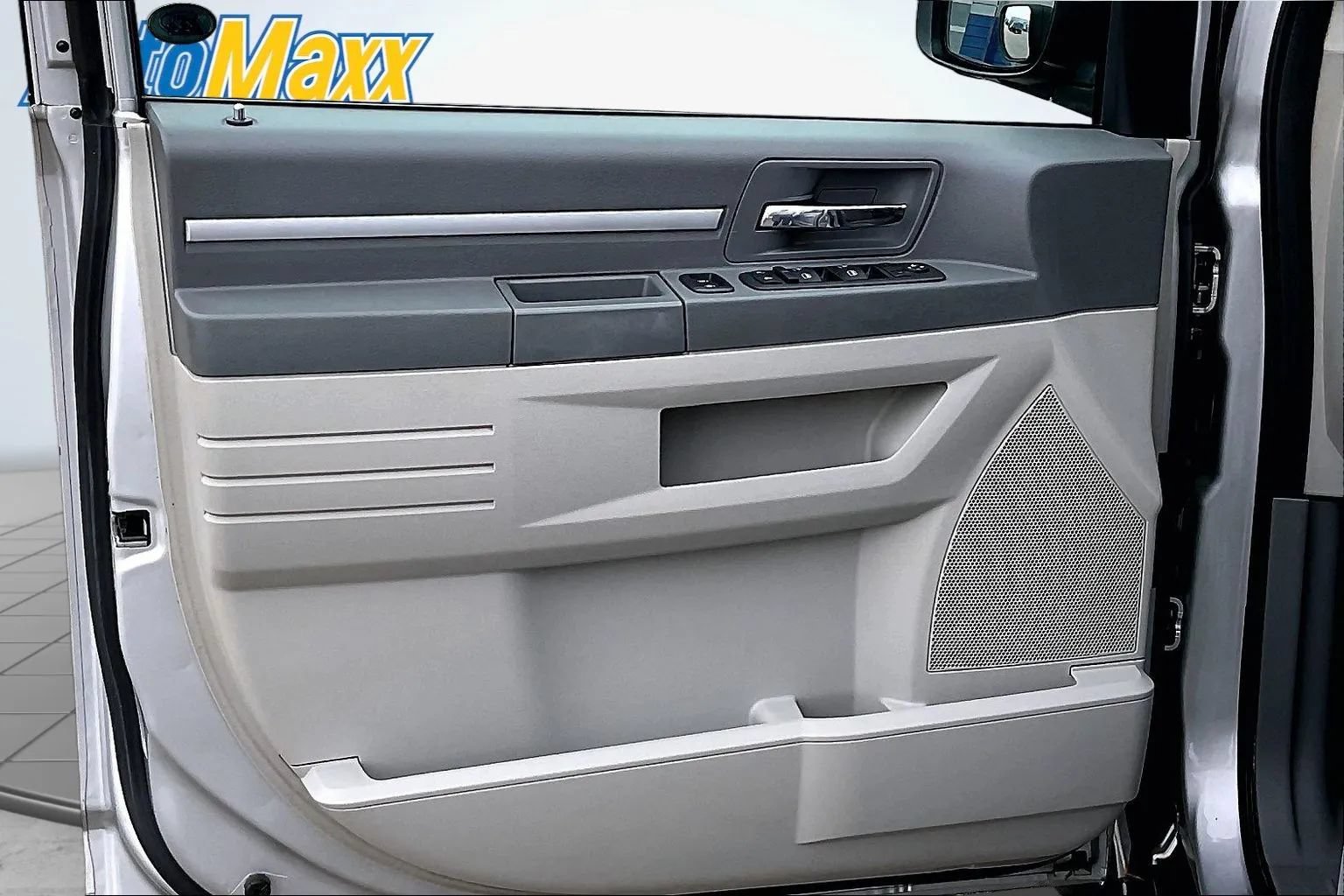 Used 2010 Dodge Grand Caravan SE FWD image 20