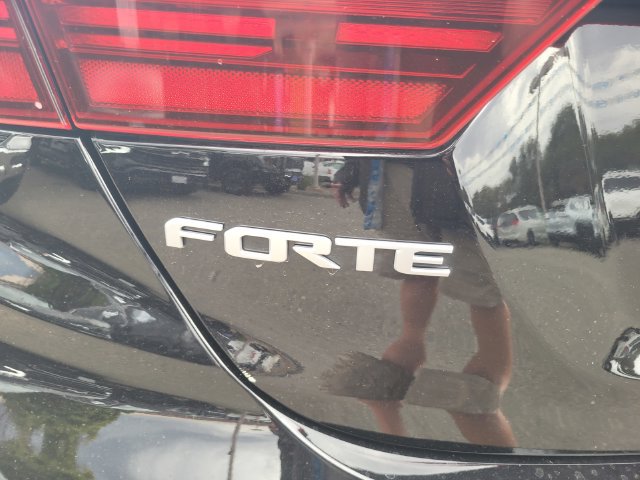 Used 2022 Kia Forte GT FWD image 7