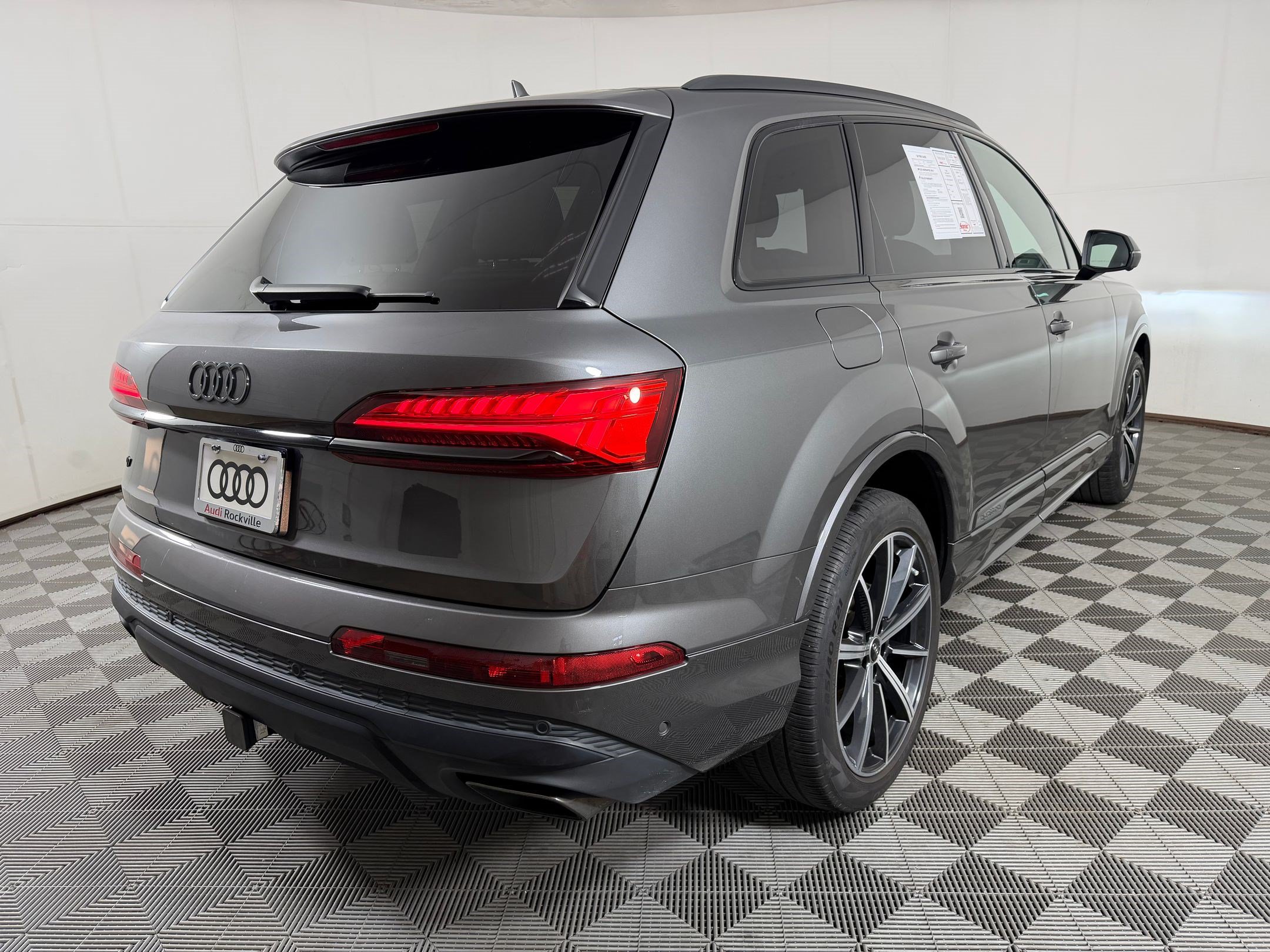Used 2025 Audi Q7 2.0T Premium Plus w/ Premium Plus Package AWD/4WD image 9