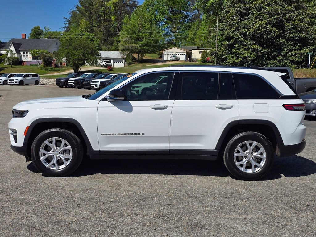 Used 2023 Jeep Grand Cherokee Limited AWD/4WD image 15