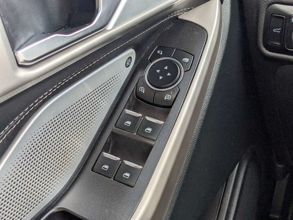Used 2024 Ford Explorer Limited w/ Limited Technology Package RWD image 21
