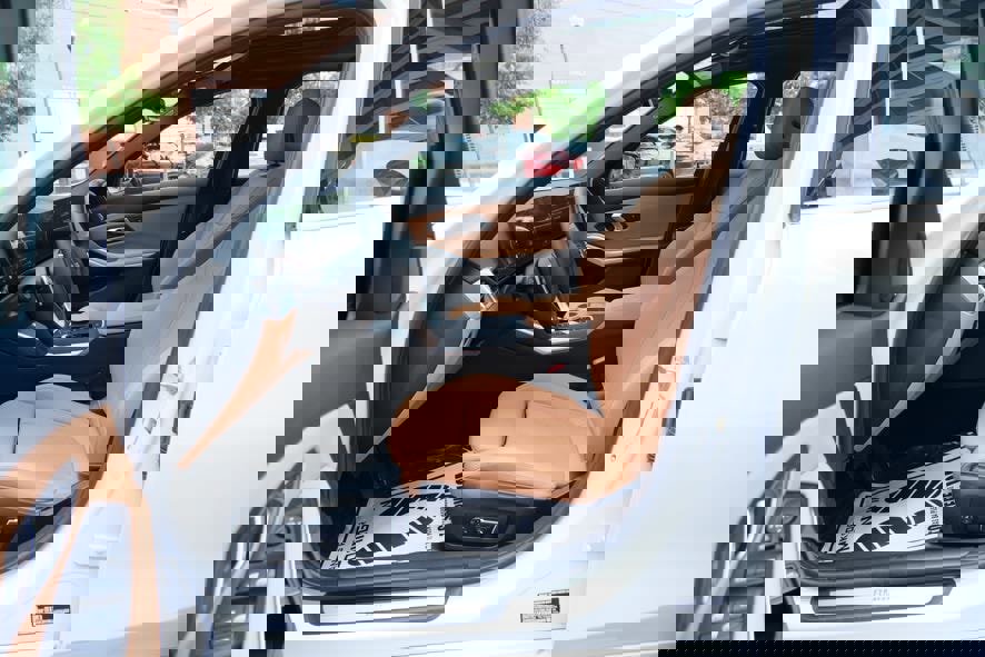 Used 2024 BMW 330i Sedan image 16