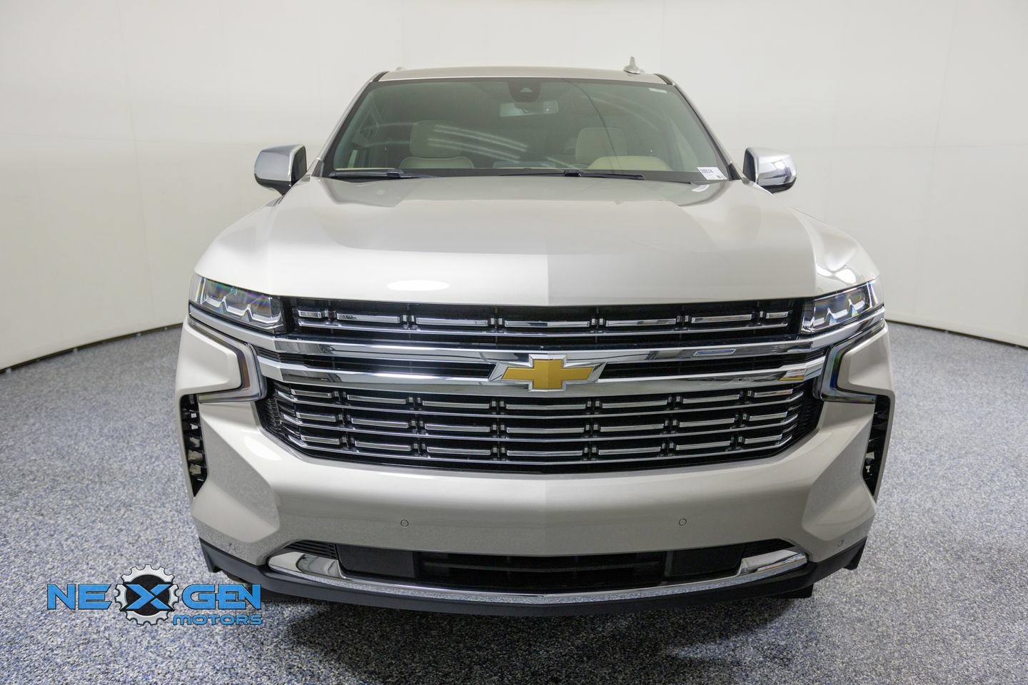Used 2022 Chevrolet Suburban Premier AWD/4WD image 2