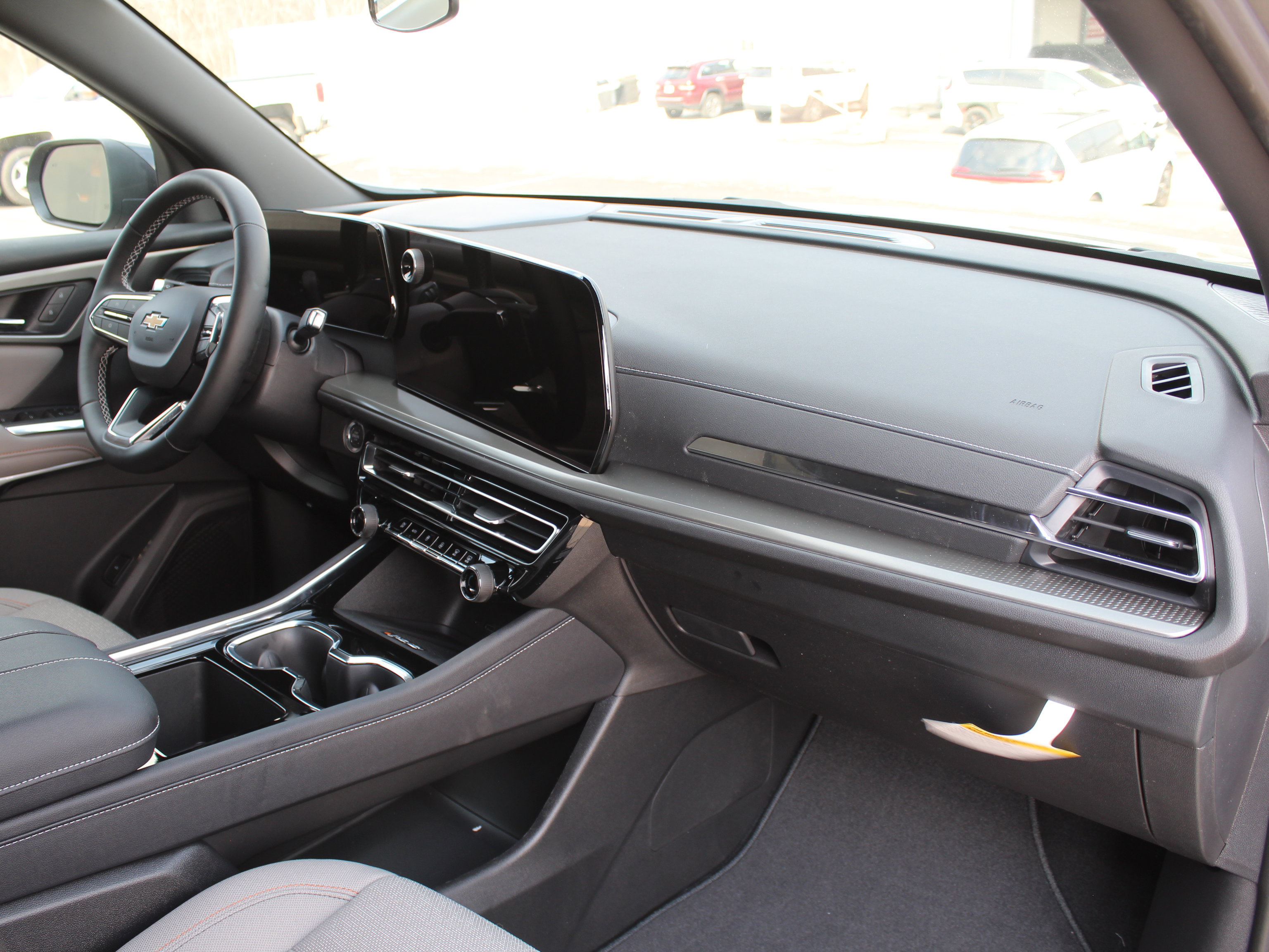 New 2026 Chevrolet Traverse LT image 14