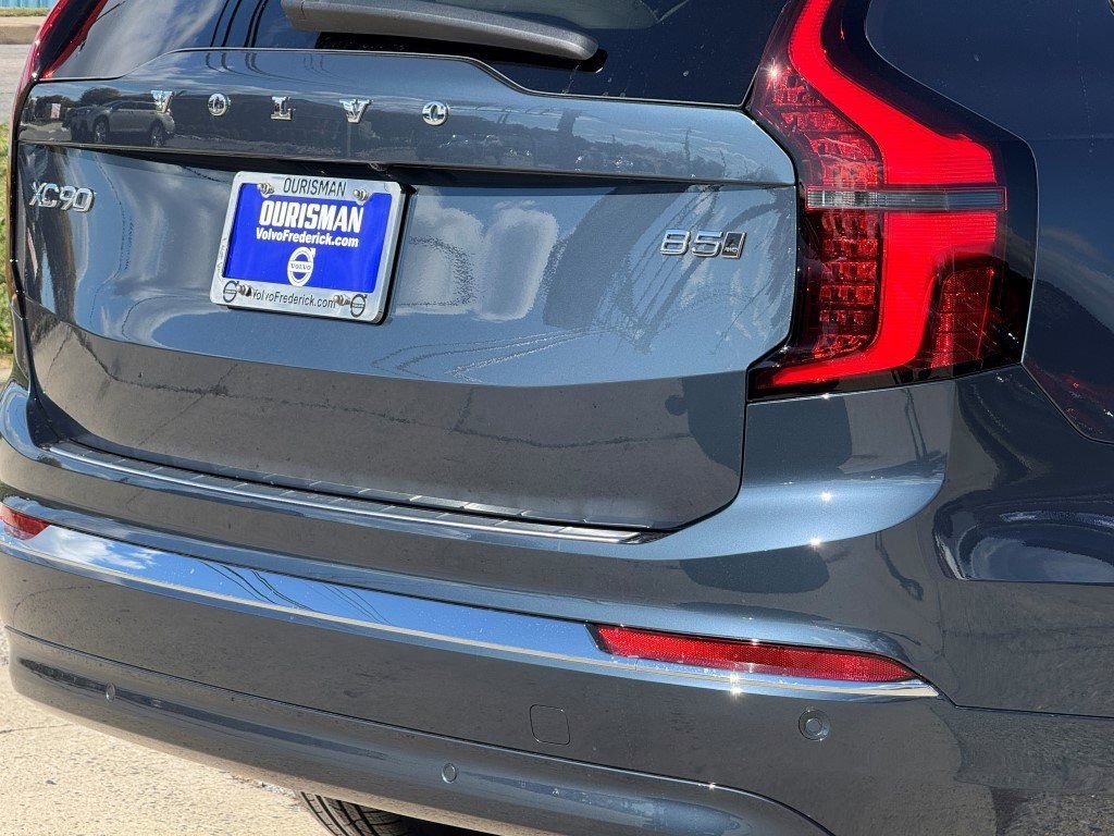 New 2026 Volvo XC90 B5 Plus w/ Protection Package Premier image 8