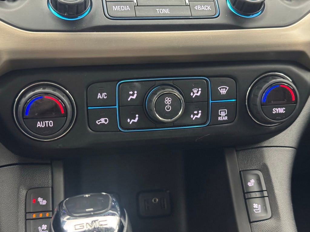 Used 2019 GMC Acadia Denali image 33