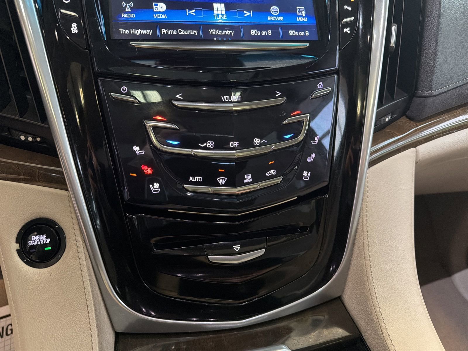 Used 2020 Cadillac Escalade ESV Luxury image 27