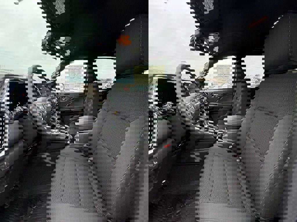 New 2026 GMC Canyon Elevation w/ Convenience Package image 11