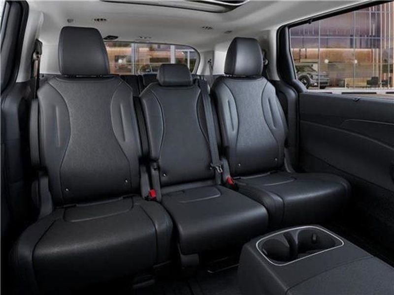 New 2026 Kia Carnival SX w/ SX Dark Edition Package image 43