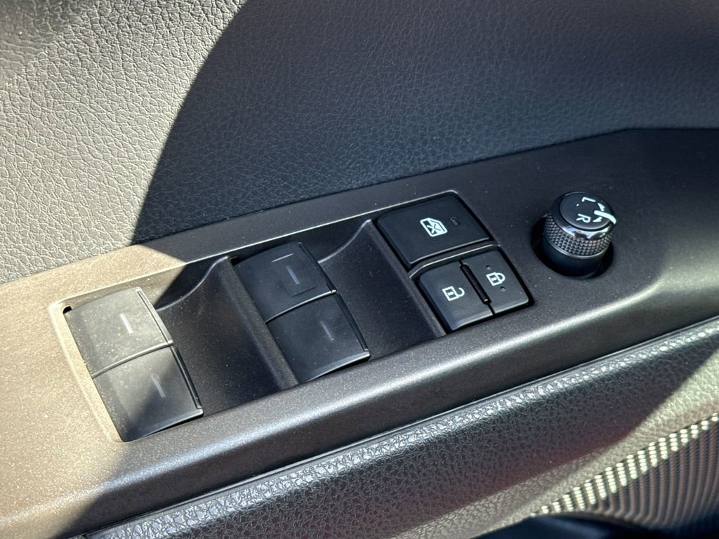 Used 2024 Toyota Camry SE image 19