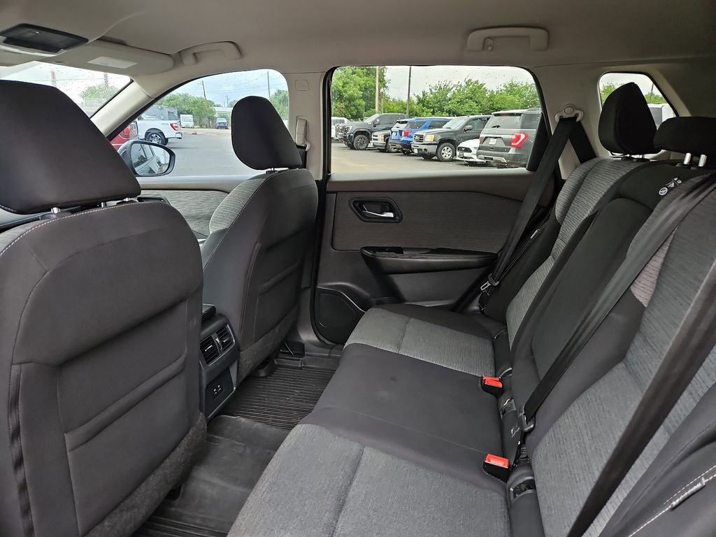 Used 2021 Nissan Rogue SV AWD/4WD image 16