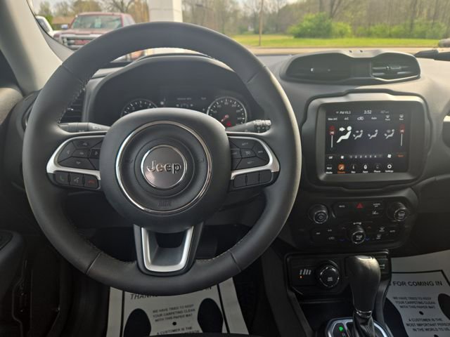 Used 2023 Jeep Renegade Altitude image 13