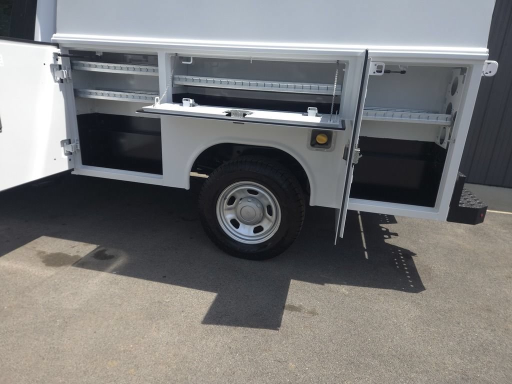 Used 2020 Ford F350 XL w/ Power Equipment Group AWD/4WD image 4