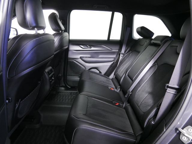 Certified 2024 Jeep Grand Cherokee Altitude AWD/4WD image 17