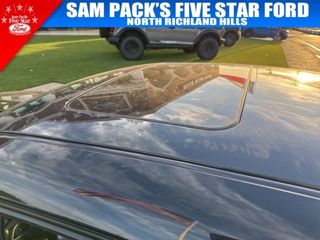 Used 2015 Dodge Challenger SRT image 6